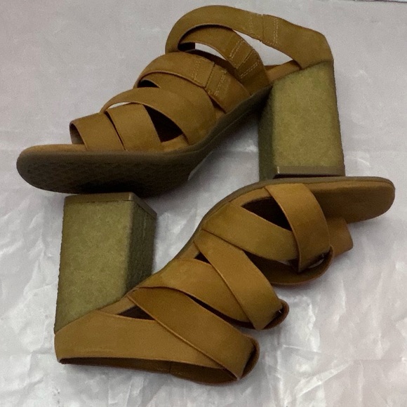 AEROSOLES SHOES - Picture 8 of 10